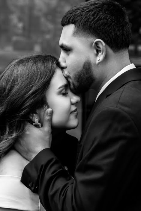 Love story photo shoot for couple: "Intertwined Souls"